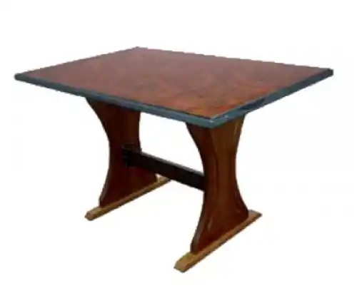 Massiver tisch mit klassischem design Sonderaktion