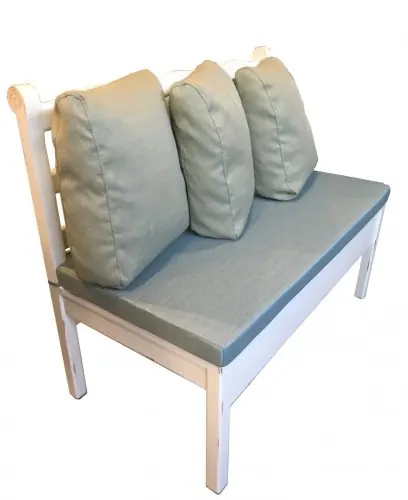 Heißes Angebot Tavernasitzbank "Bassano" in weißer Patina Farbe mit hellblauen Kissen