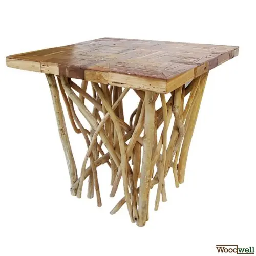 Must-Have Esstisch aus Teakholz mit beeindruckender Basis