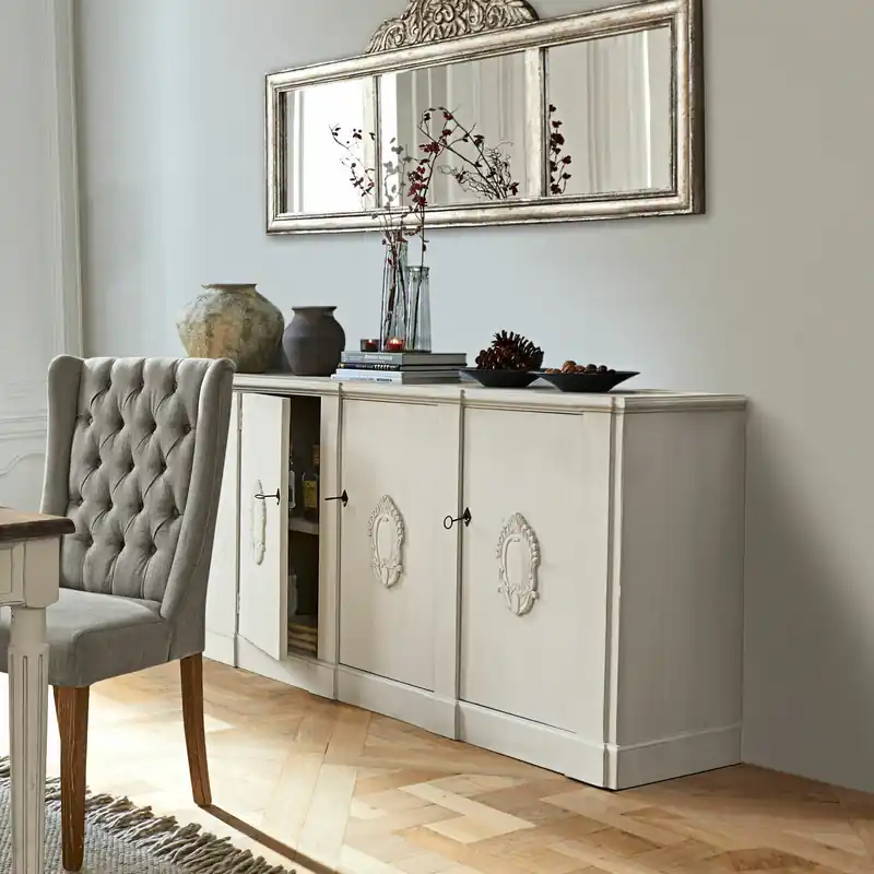 Must-Have Sideboard Onglières