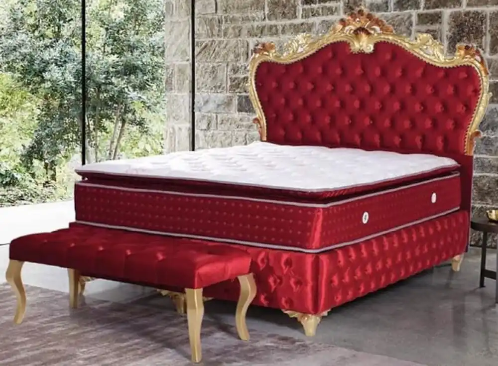 Casa Padrino Barock Doppelbett Rot / Gold - Prunkvolles Samt Bett mit Matratze - Schlafzimmer Set im Barockstil - Schlafzimmermöbel Solange Der Vorrat Reicht