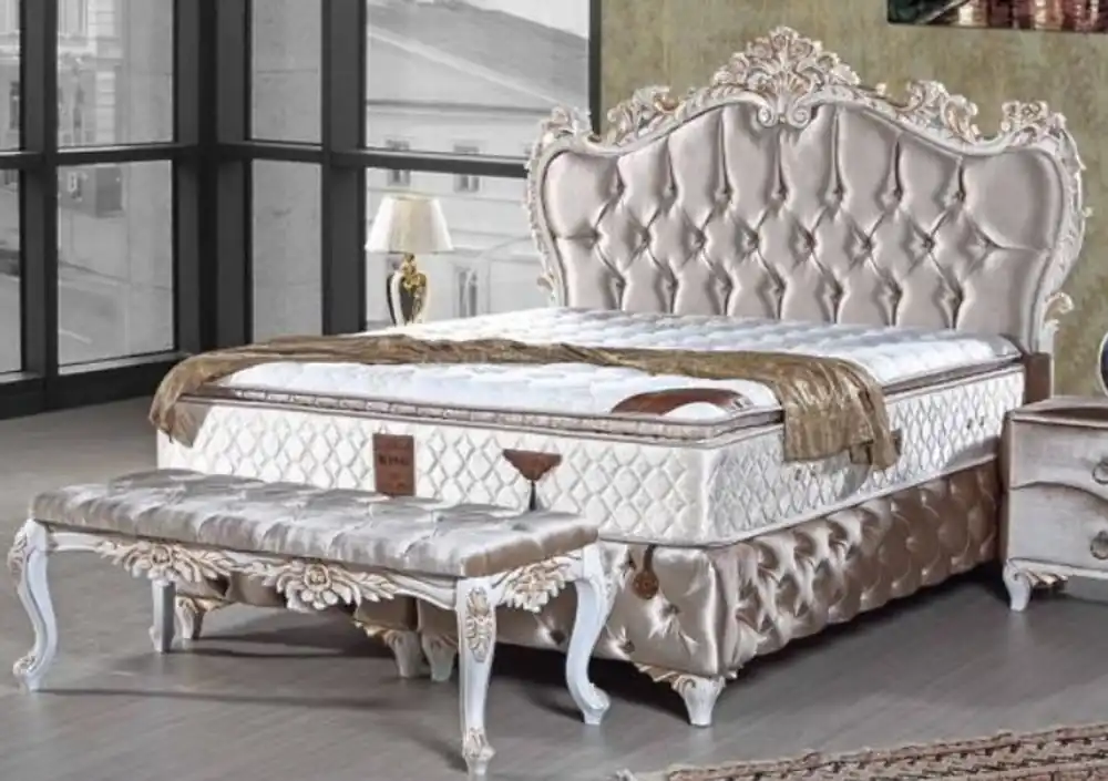 Casa Padrino Barock Doppelbett Silber / Weiß / Gold - Samt Bett mit Glitzersteinen und Matratze - Schlafzimmer Möbel im Barockstil Sonderaktion