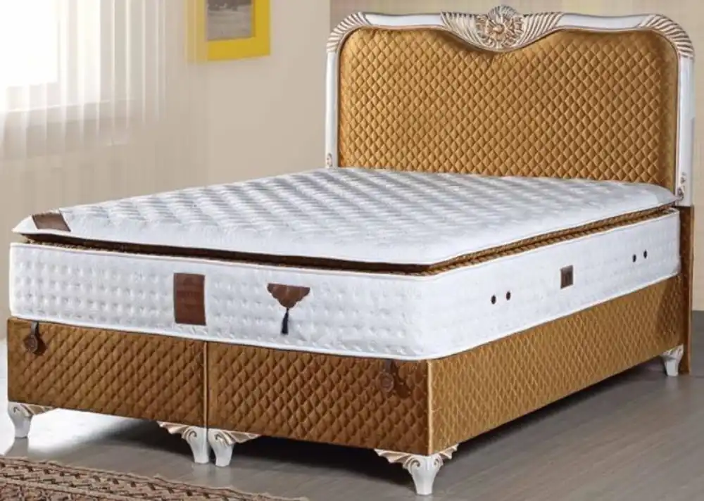 Neu Casa Padrino Barock Bett mit Matratze Gold / Weiß - Edles Doppelbett im Barockstil - Schlafzimmermöbel