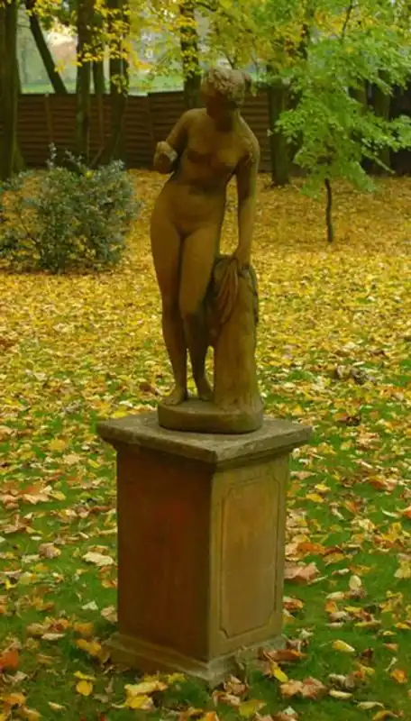 Casa Padrino Jugendstil Skulptur Venus mit Apfel Antik Stil Moosgrau 27 x H 94 cm Antikstil - Barock Gartendeko - Schwer und Massiv Billig