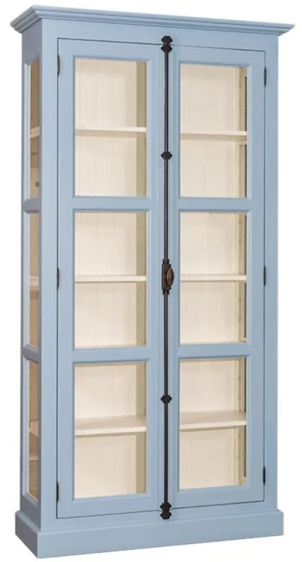 Casa Padrino Landhausstil Vitrine Hellblau / Cremefarben 109 x 40 x H. 210 cm - Massivholz Schrank mit 2 Glastüren - Vitrinenschrank - Landhausstil Möbel Must-Have