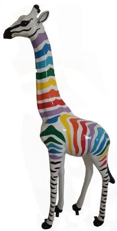 Expressversand Casa Padrino Designer Deko Giraffe mit Streifen Weiß / Mehrfarbig H. 205 cm - Riesige Dekofigur - Gartendeko Skulptur - Gartenfigur