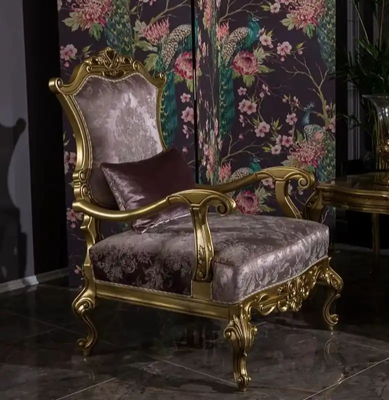 Casa Padrino Luxus Barock Wohnzimmer Sessel mit dekorativem Kissen Fliederfarben / Gold 79 x 73 x H. 110 cm - Prunkvolle Barock Möbel Angebot