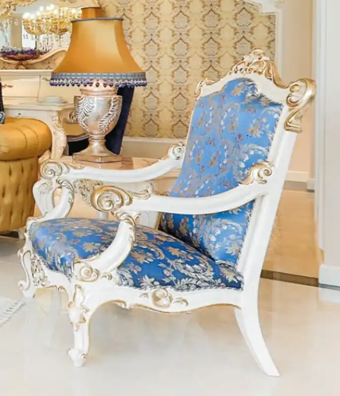 Echt Casa Padrino Luxus Barock Sessel Blau / Weiß / Gold 80 x 70 x H. 125 cm - Prunkvoller Massivholz Wohnzimmer Sessel mit elegantem Muster - Barock Wohnzimmer Möbel