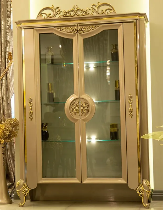Casa Padrino Luxus Barock Vitrine Grau / Gold 130 x 48 x H. 191 cm - Prunkvoller Vitrinenschrank mit 2 Glastüren und 3 Glasregalen - Barock Möbel Preis Gesenkt