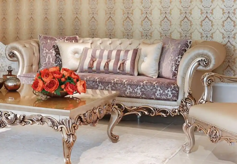 Saisonangebot Casa Padrino Luxus Barock Sofa Lila / Creme / Beige / Kupferfarben 260 x 100 x H. 90 cm - Prunkvolles Wohnzimmer Sofa mit edlem Muster - Barock Wohnzimmer Möbel