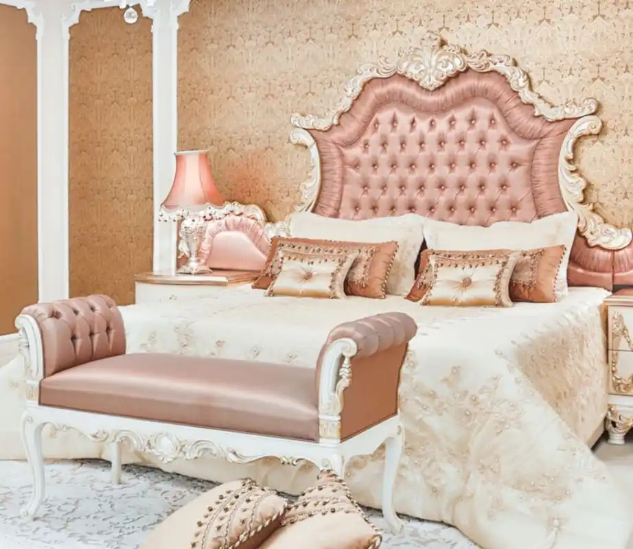 Casa Padrino Luxus Barock Doppelbett Rosa / Weiß / Creme / Kupferfarben 200 x 200 x H. 200 cm - Edles Massivholz Bett mit Kopfteil - Prunkvolle Schlafzimmer Möbel im Barockstil Echt