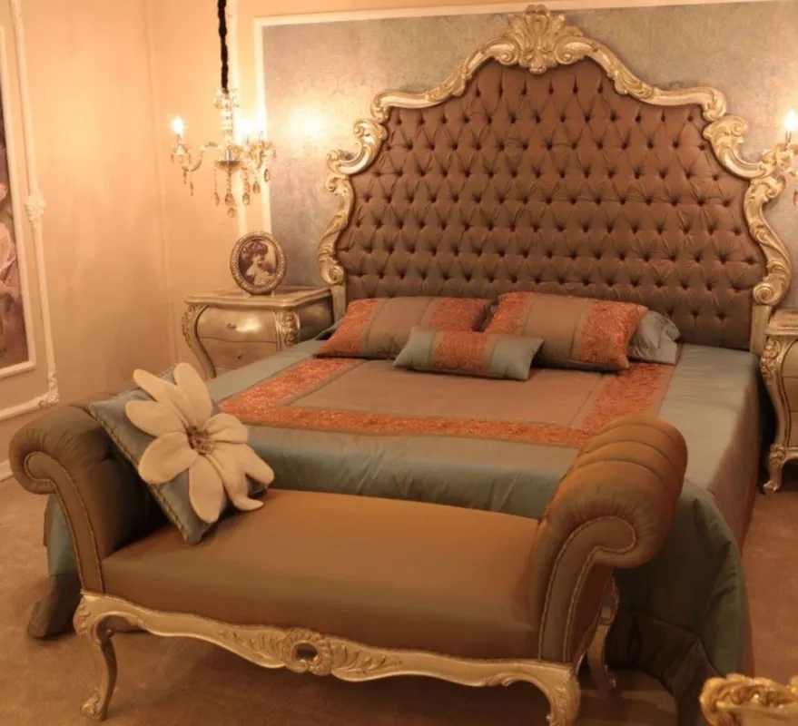 Letzte Chance Casa Padrino Luxus Barock Doppelbett Braun / Silber / Gold 230 x 200 x H. 220 cm - Edles Massivholz Bett mit Kopfteil - Prunkvolle Schlafzimmer Möbel im Barockstil