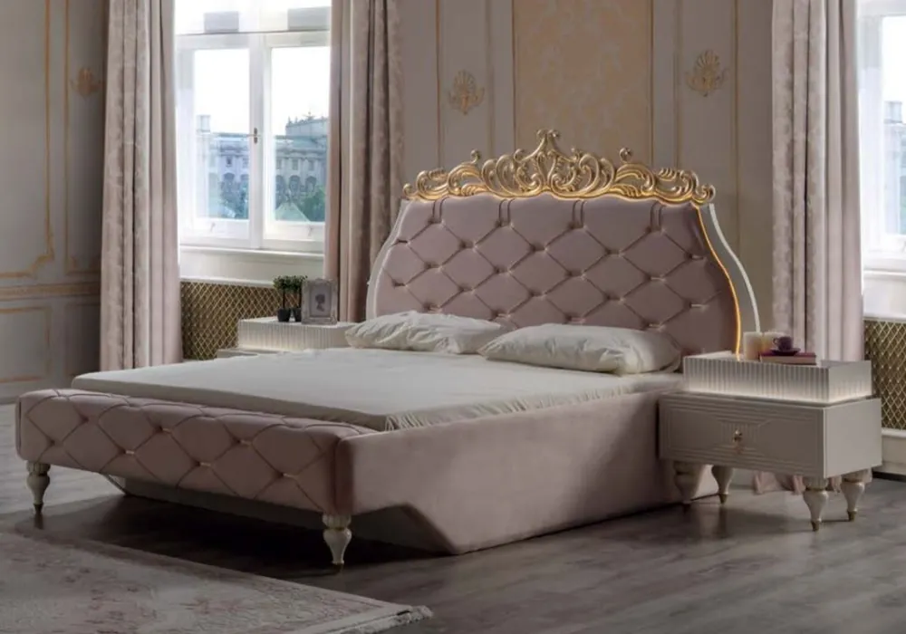Casa Padrino Luxus Barock Doppelbett Rosa / Creme / Gold 204 x 233 x H. 149 cm - Edles Massivholz Bett mit Kopfteil - Prunkvolle Schlafzimmer Möbel im Barockstil Must-Have