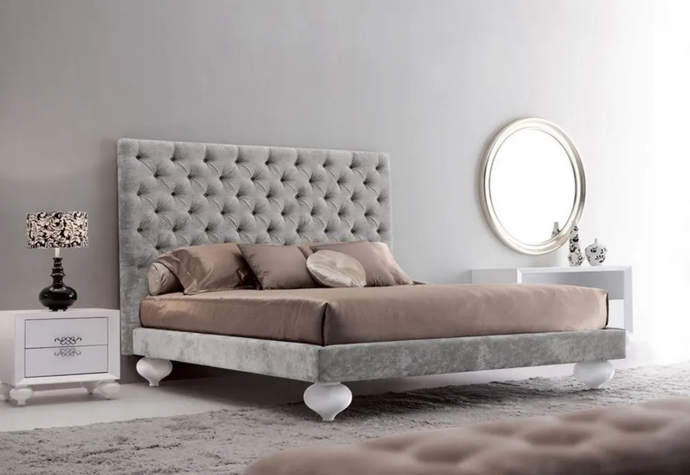 Casa Padrino Art Deco Chesterfield Doppelbett 201 x 220,6 x H. 150,2 cm - Verschiedene Farben - Massivholz Bett mit Kopfteil und edlem Velourstoff - Art Deco Schlafzimmer Möbel Kracherpreis