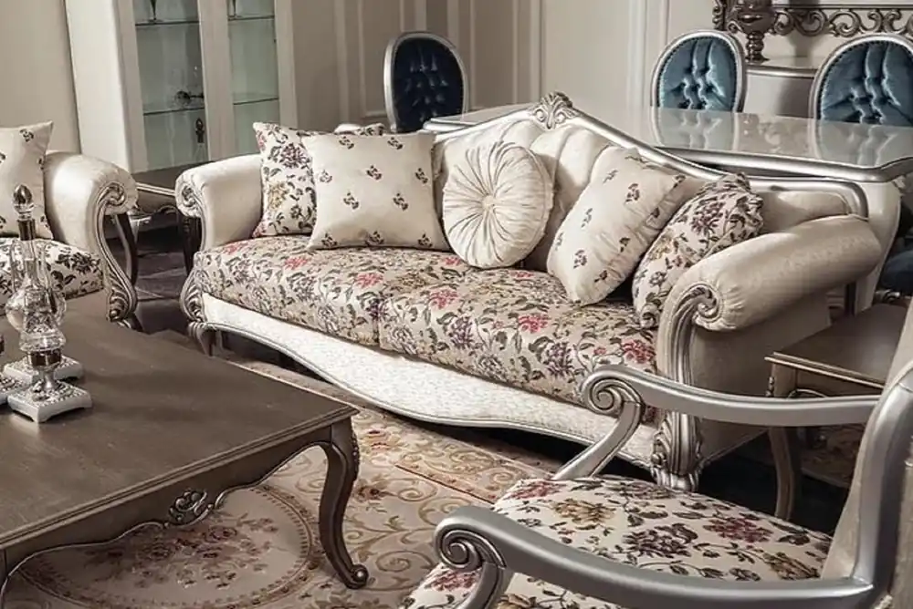 Mega-Angebot Casa Padrino Luxus Barock Sofa Creme / Beige / Silber 230 x 84 x H. 99 cm - Edles Wohnzimmer Sofa mit Blumenmuster und dekorativen Kissen - Barock Wohnzimmer Möbel