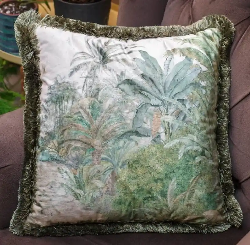 Abverkauf Casa Padrino Luxus Deko Kissen Palmen Landschaft Creme / Grün 45 x 45 cm - Bedrucktes Samt Kissen mit Fransen - Wohnzimmer Deko Accessoires