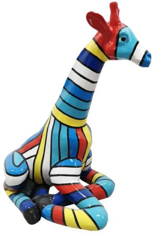 Casa Padrino Designer Deko Skulptur sitzende Giraffe mit Streifen Mehrfarbig H. 80 cm - Wetterbeständige Dekofigur - Wohnzimmer Garten Terrassen Deko Top-Preis
