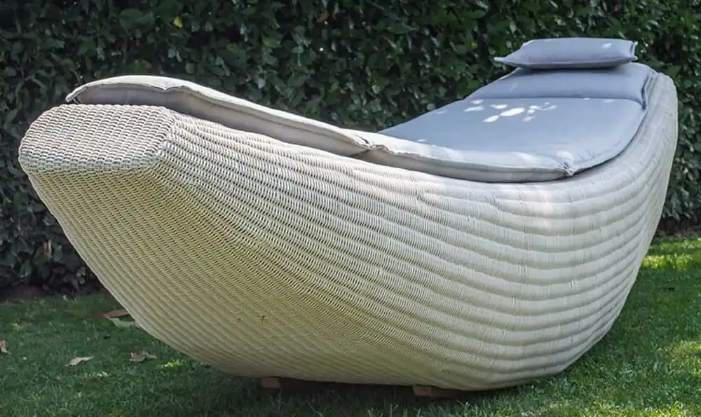 Neuheit Casa Padrino Luxus Schaukelliege Weiß / Fliederfarben 230 x 75 x H. 70 cm - Handgewebte Wetterbeständige Gartenliege - Moderne Poolliege - Garten Möbel - Hotel Möbel