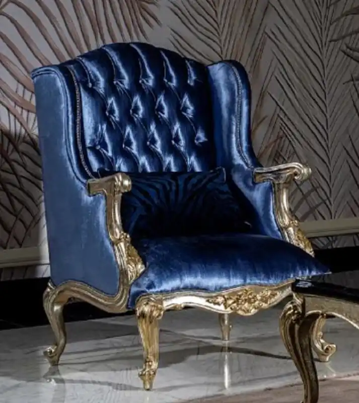 Sofort Bestellen Casa Padrino Luxus Barock Ohrensessel Blau / Silber / Gold - Handgefertigter Wohnzimmer Sessel mit dekorativem Kissen - Barock Wohnzimmer Möbel