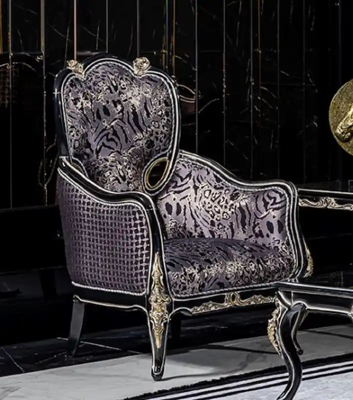 Casa Padrino Luxus Barock Wohnzimmer Sessel Lila / Schwarz / Gold - Handgefertigter Barockstil Sessel mit elegantem Muster - Barock Wohnzimmer Möbel Knallerangebot