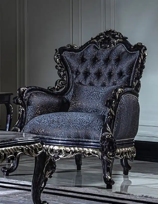 Highlight Casa Padrino Luxus Barock Wohnzimmer Sessel Blau / Gold - Handgefertigter Barockstil Sessel mit elegantem Muster und dekorativem Kissen - Prunkvolle Barock Wohnzimmer Möbel