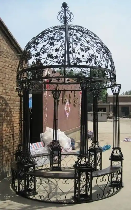 Sonderaktion Casa Padrino Luxus Barock Garten Pavillon Schwarz Ø 250 x H. 420 cm - Runder Schmiedeeisen Pavillon mit integrierten Sitzbänken - Prunkvolle Garten Deko im Barockstil