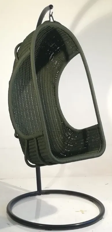 Casa Padrino Luxus Schaukelsessel Army Grün / Schwarz 66 x 60 x H. 130 cm - Handgewebter Wetterbeständiger Sessel - Wohnzimmer Garten Terrassen Möbel - Luxus Qualität Zertifiziert