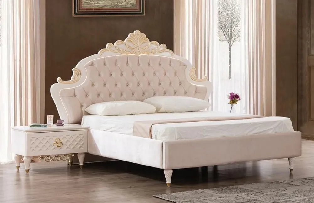 Casa Padrino Luxus Barock Schlafzimmer Set Rosa / Weiß / Gold - 1 Doppelbett mit Kopfteil & 2 Nachttische - Barock Schlafzimmer Möbel - Edel & Prunkvoll Top-Angebot