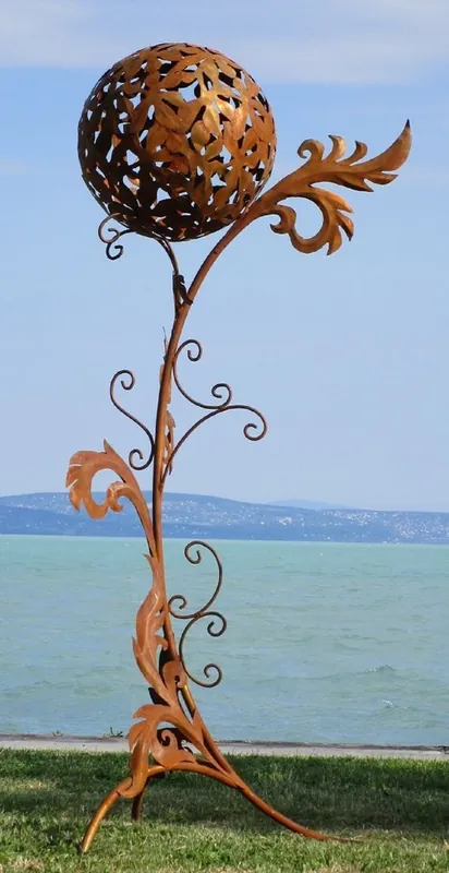 Finale Aktion Casa Padrino Barock Stahl Garten Skulptur Säule mit Kugel Rostfarben 85 x 82 x H. 200 cm - Handgefertigte Wetterbeständige Garten Dekoration