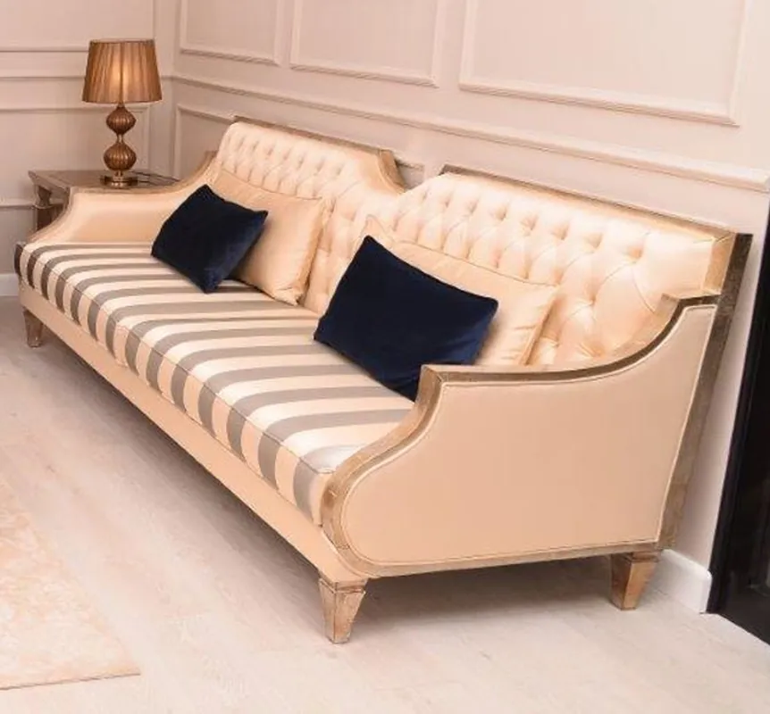Casa Padrino Luxus Barock Sofa Beige / Silber / Gold - Handgefertigtes Wohnzimmer Sofa mit Streifen - Barock Wohnzimmer Möbel - Edel & Prunkvoll Begrenztes Angebot