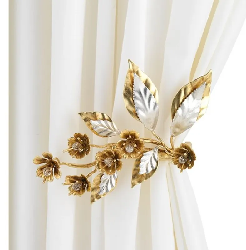 Casa Padrino Luxus Vorhanghalter Gold / Silber 22 x 18 x H. 22 cm - Eleganter Metall Gardienenhalter mit Glasperlen - Luxus Deko Accessoires Billig