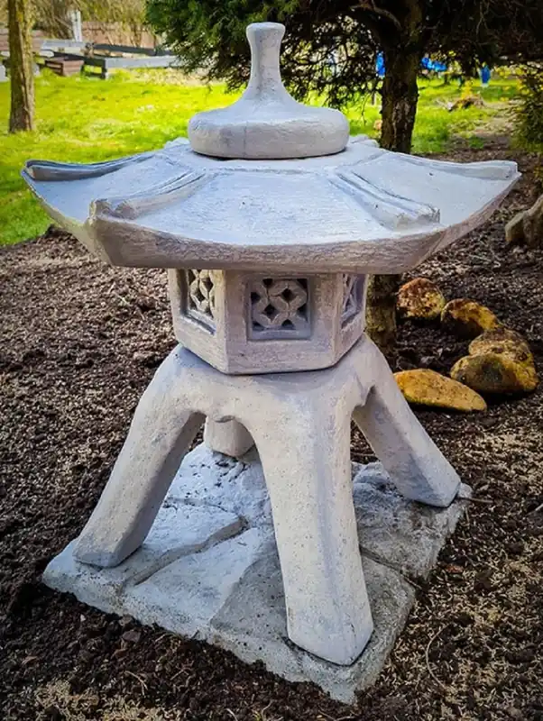 Begrenztes Angebot Casa Padrino Garten Leuchte im Japanischen Stil Pagode Grau 50 x 50 x H. 64 cm - Garten & Terrassen Leuchte - Wetterbeständige Garten Laterne - Garten Terrassen Beleuchtung