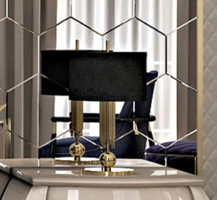 Casa Padrino Luxus Tischleuchte Gold / Schwarz Ø 30 x H. 40 cm - Metall Schreibtischleuchte mit rundem Lampenschirm - Luxus Leuchten - Luxus Möbel - Luxus Interior Preisreduziert