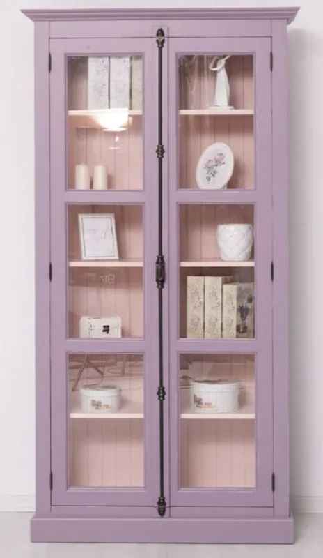 Casa Padrino Landhausstil Vitrine Lila / Rosa 109 x 40 x H. 210 cm - Massivholz Vitrinenschrank mit 2 Glastüren - Massivholz Schrank - Massivholz Möbel - Landhausstil Möbel Neue Kollektion