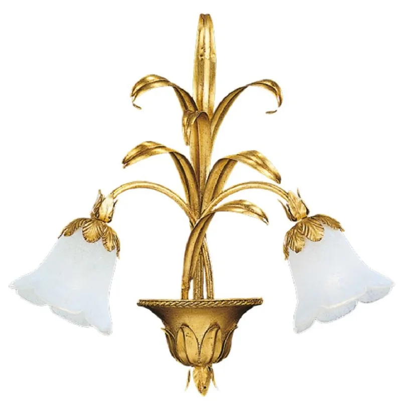 Casa Padrino Luxus Barock Doppel Wandleuchte Gold mit Patina / Weiß 46 x 16 x H. 49 cm - Elegante Barockstil Wandlampe mit edlem Murano Glas - Barock Leuchten - Luxus Qualität - Made in Italy Preis Gesenkt