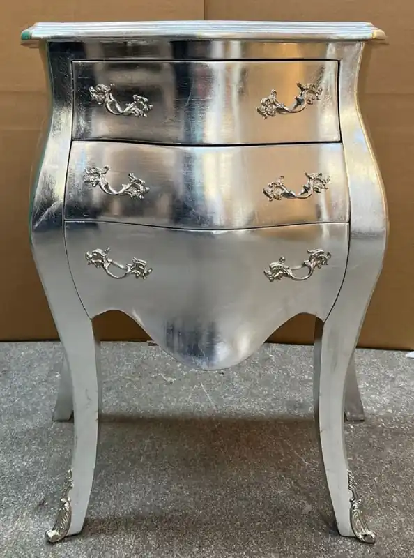 Top-Preis Casa Padrino Barock Nachtkommode Silber - Handgefertigte Barockstil Kommode mit 3 Schubladen - Barock Möbel - Schlafzimmer Möbel im Barockstil - Edel & Prunkvoll