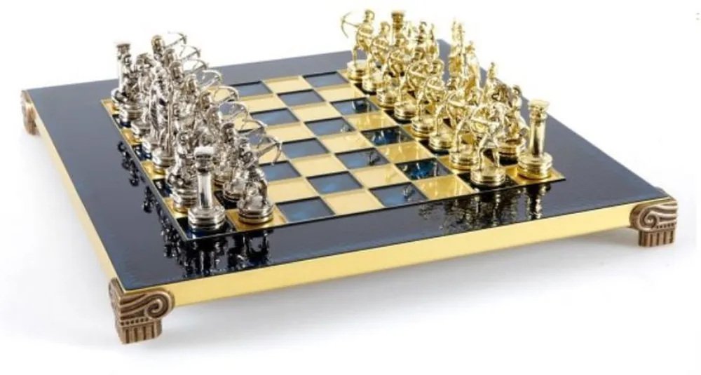 Casa Padrino Luxus Schach Set Schwarz / Blau / Gold / Silber / Messing 28 x 28 cm - Römisches Schachspiel - Handbemaltes Messing Schachbrett mit Metall Schachfiguren - Luxus Deko Accessoires Ausverkauf