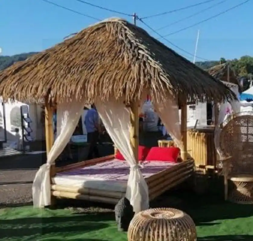 Casa Padrino Luxus Bambus Doppel Gartenliege Naturfarben - Wetterbeständige Garten Liege mit Dach und Matratze - Bambus Poolliege - Pool Möbel - Garten Möbel - Bambus Möbel - Luxus Möbel Jetzt Kaufen