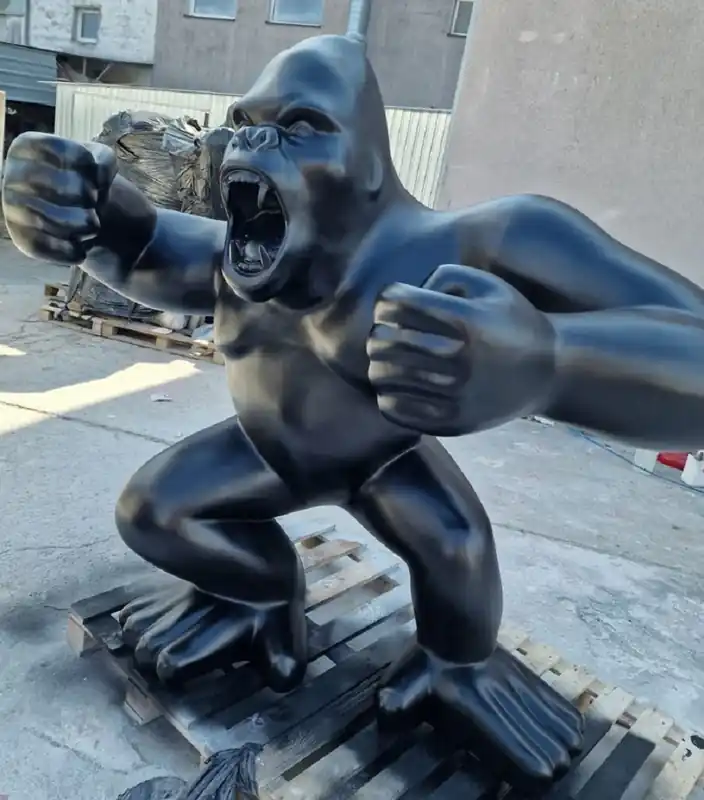 Casa Padrino Luxus Deko Skulptur Gorilla Affe Matt Schwarz 214 x 100 x H. 185 cm - Riesige XXL Deko Skulptur - XXL Deko Figur - Luxus XXL Tierfigur Expressversand