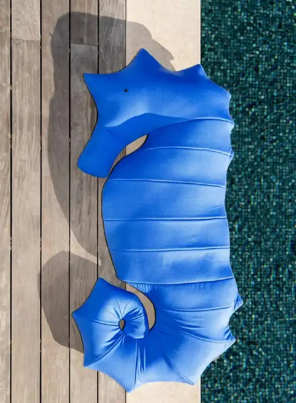 Direktkauf Casa Padrino Luxus Sitzsack Seepferdchen Blau 170 x 70 x H. 35 cm - Schwimmender Sitzsack - Handgefertigtes Sitzkissen - Garten Deko - Terrassen Deko - Pool Deko - Luxus Accessoires