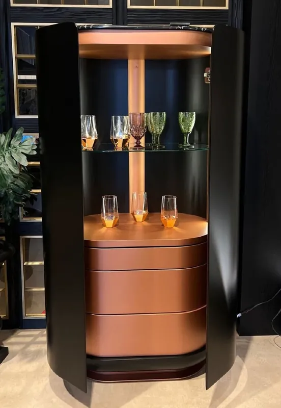 Highlight Casa Padrino Luxus Barschrank Schwarz / Kupfer 80 x 50 x H. 165 cm - Beleuchteter Massivholz Weinschrank mit 2 Türen - Wohnzimmer Möbel - Bar Möbel - Hotel Möbel - Luxus Kollektion