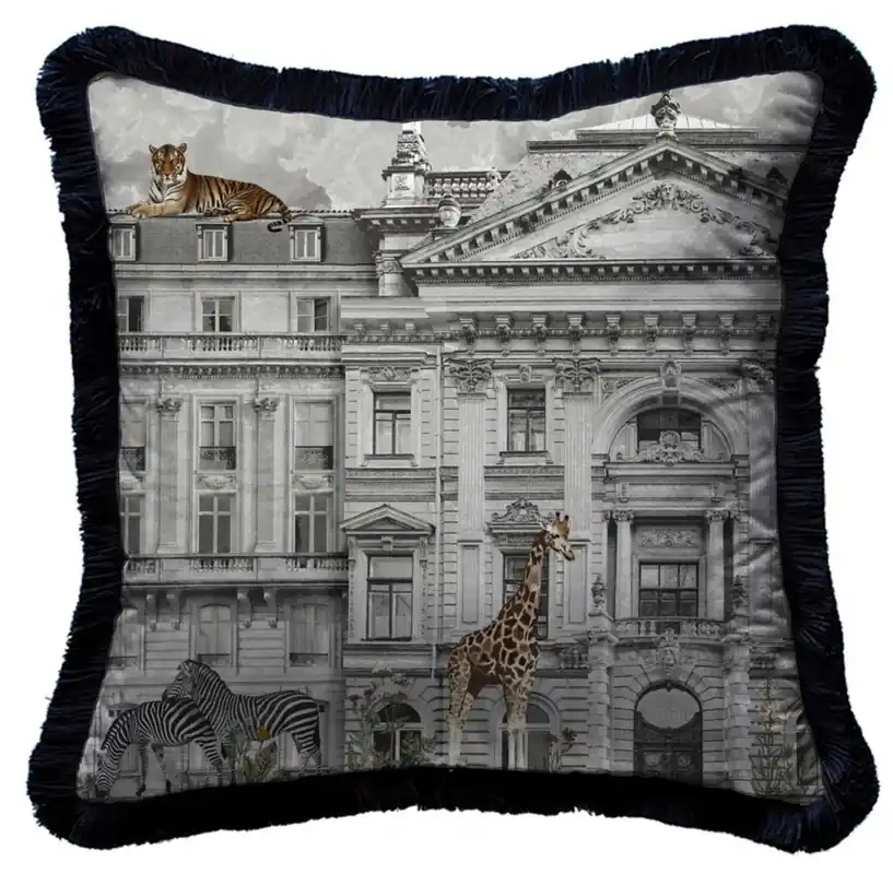 Ausverkauf Casa Padrino Luxus Deko Kissen prunkvolles Haus & Tiere Grau / Mehrfarbig / Schwarz 45 x 45 cm - Bedrucktes Samt Kissen mit Fransen - Luxus Deko Accessoires