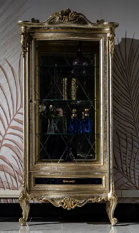 Abverkauf Casa Padrino Luxus Barock Vitrine Silber / Schwarz / Gold - Prunkvoller Barockstil Vitrinenschrank mit Glastür und Schublade - Handgefertigte Barock Möbel - Edel & Prunkvoll