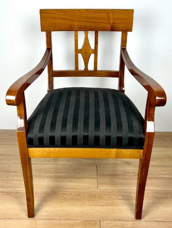 Expressversand Casa Padrino Luxus Biedermeier Esszimmer Stuhl mit Armlehnen und Streifen Braun / Schwarz 59 x H. 94 cm - Massivholz Küchen Stuhl - Massivholz Esszimmer Möbel - Biedermeier Esszimmer Möbel