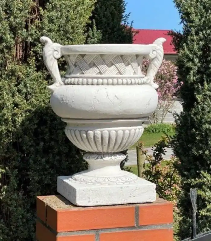 Casa Padrino Barock Garten Deko Blumentopf Weiß H. 53 cm - Prunkvoller Pflanzentopf im Barockstil - Barock Garten Deko - Barock Terrassen Deko - Barock Deko Accessoires Aktuell