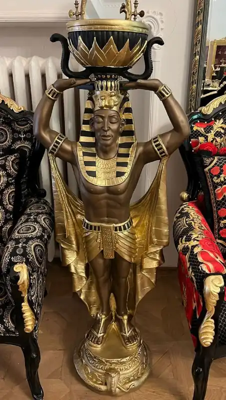 Casa Padrino Luxus XXL Deko Skulptur Ägypter mit Blumentopf Bronze / Gold / Schwarz H. 130 cm - Wetterbeständige XXL Deko Figur mit Blumentopf - Wohnzimmer Deko - Garten Deko Markenware