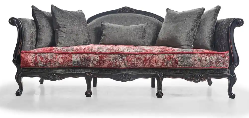 Casa Padrino Luxus Barock Sofa Grau / Rot / Antik Schwarz - Prunkvolles Barockstil Wohnzimmer Sofa - Luxus Wohnzimmer Möbel im Barockstil - Barock Möbel - Edel & Prunkvoll Garantierte Lieferung