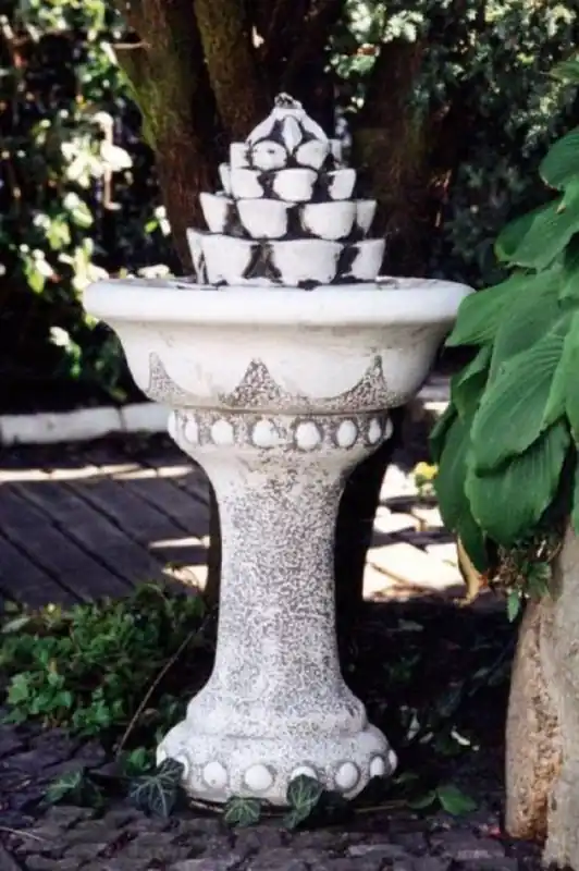 Casa Padrino Barock Garten Deko Springbrunnen Weiß / Grau Ø 44 x H. 75 cm - Prunkvoller Gartenbrunnen im Barockstil - Runder Barock Stein Brunnen - Barock Garten Deko Accessoires Online Kaufen