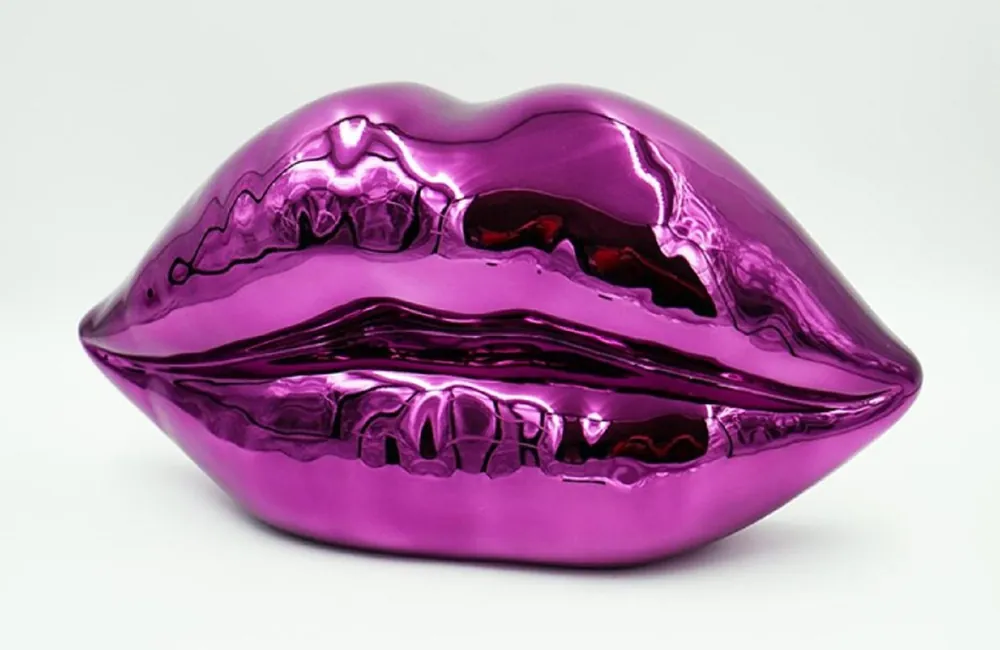 Top-Angebot Casa Padrino Luxus Deko Lippen Chrom Violett 46 x H. 25 cm - Kunstharz Deko Kuss Mund Lippen - Wohnzimmer Deko Accessoires