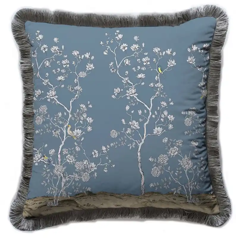 Neuheit Casa Padrino Luxus Deko Kissen Sträucher mit Blumen & Vögel Blau / Mehrfarbig / Grau 45 x 45 cm - Bedrucktes Samt Kissen mit Fransen - Luxus Deko Accessoires